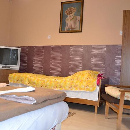 Vár-lak Vendégház Szendro Extérieur photo