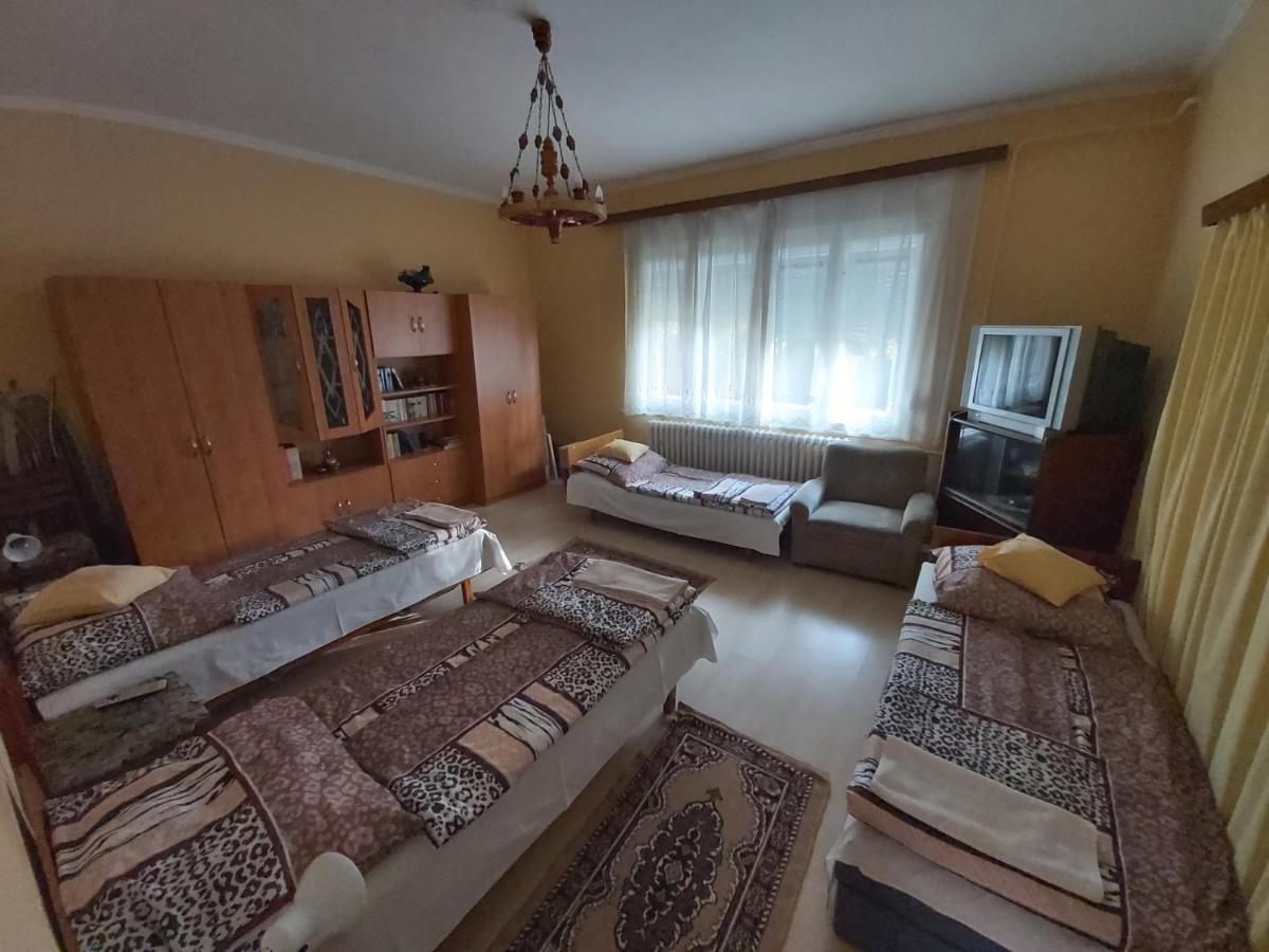 Vár-lak Vendégház Szendro Extérieur photo