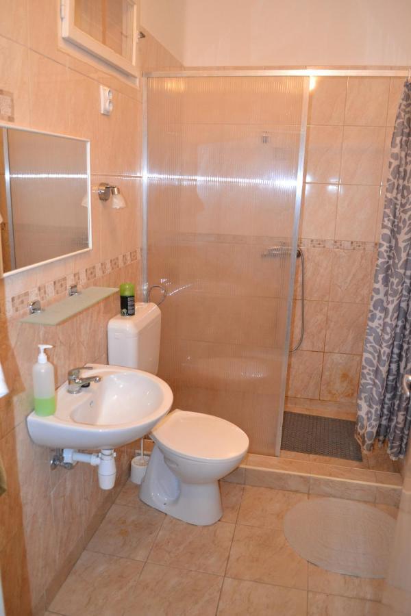 Vár-lak Vendégház Szendro Extérieur photo
