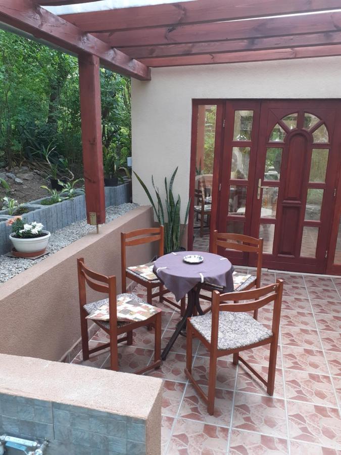 Vár-lak Vendégház Szendro Extérieur photo